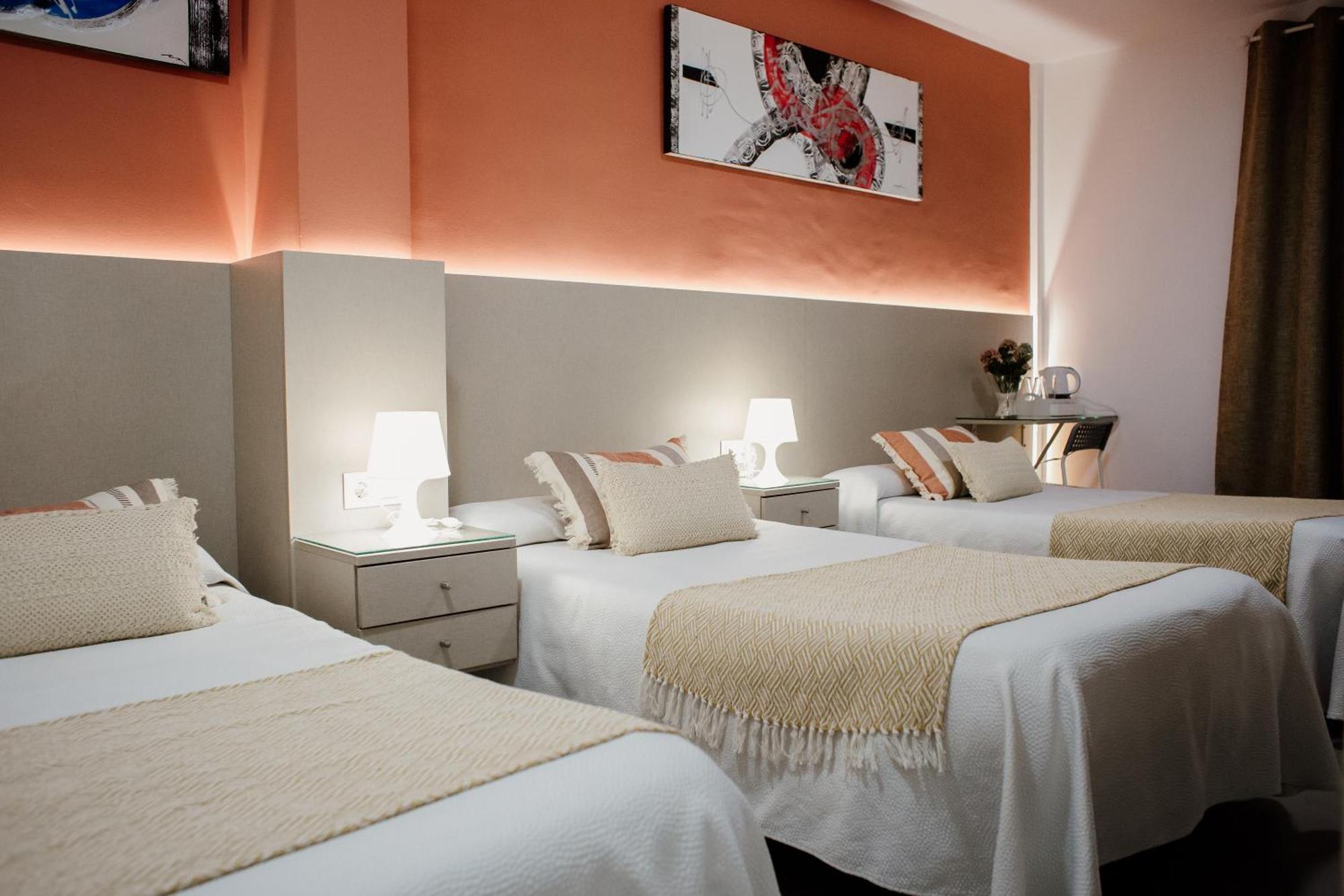 Apartamentos Turisticos Mastil 16 Malaga Exterior photo