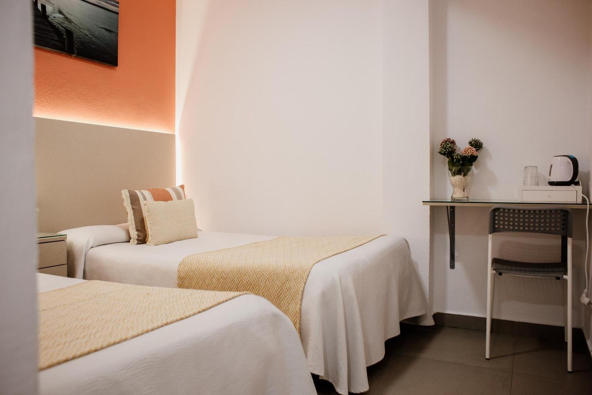 Apartamentos Turisticos Mastil 16 Malaga Exterior photo
