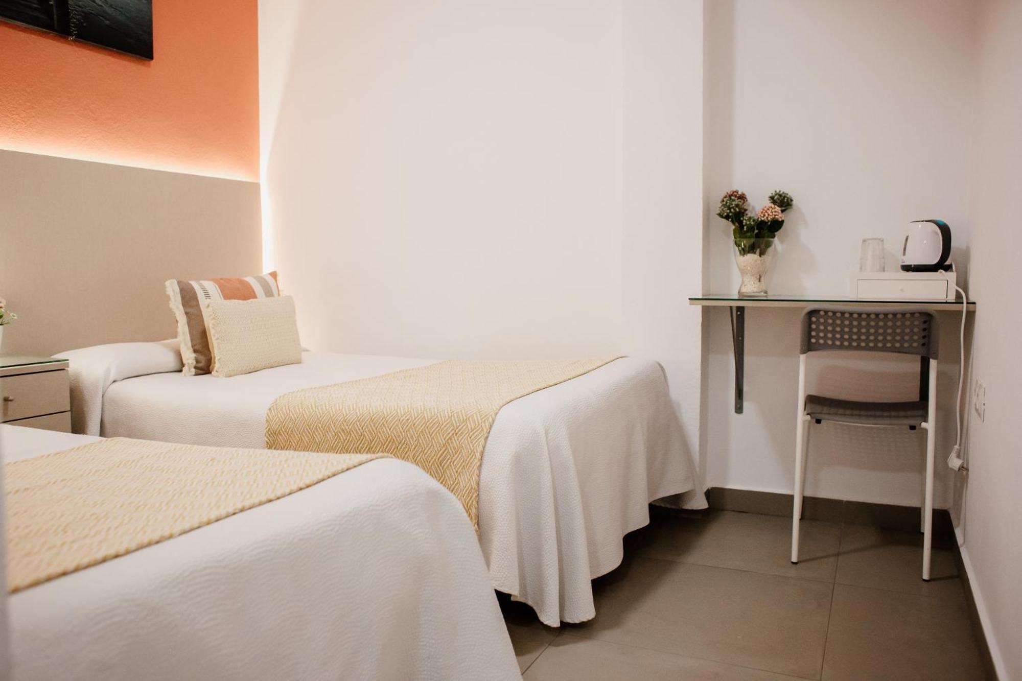 Apartamentos Turisticos Mastil 16 Malaga Exterior photo