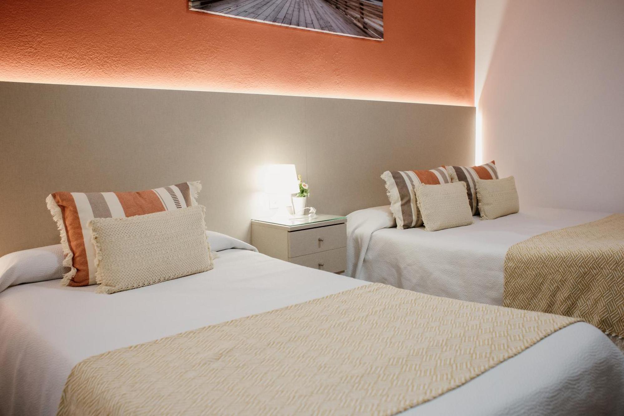 Apartamentos Turisticos Mastil 16 Malaga Exterior photo