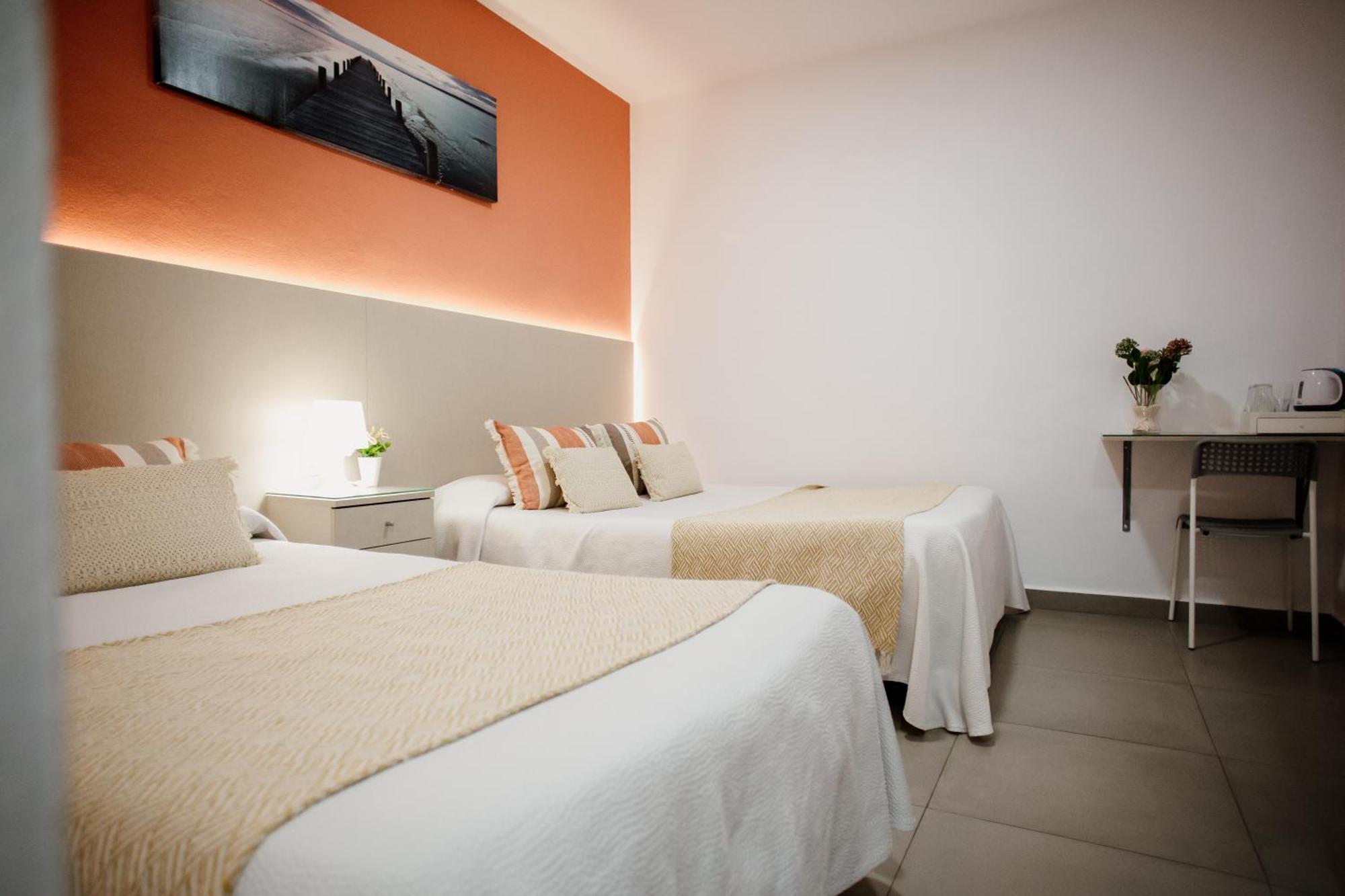 Apartamentos Turisticos Mastil 16 Malaga Exterior photo