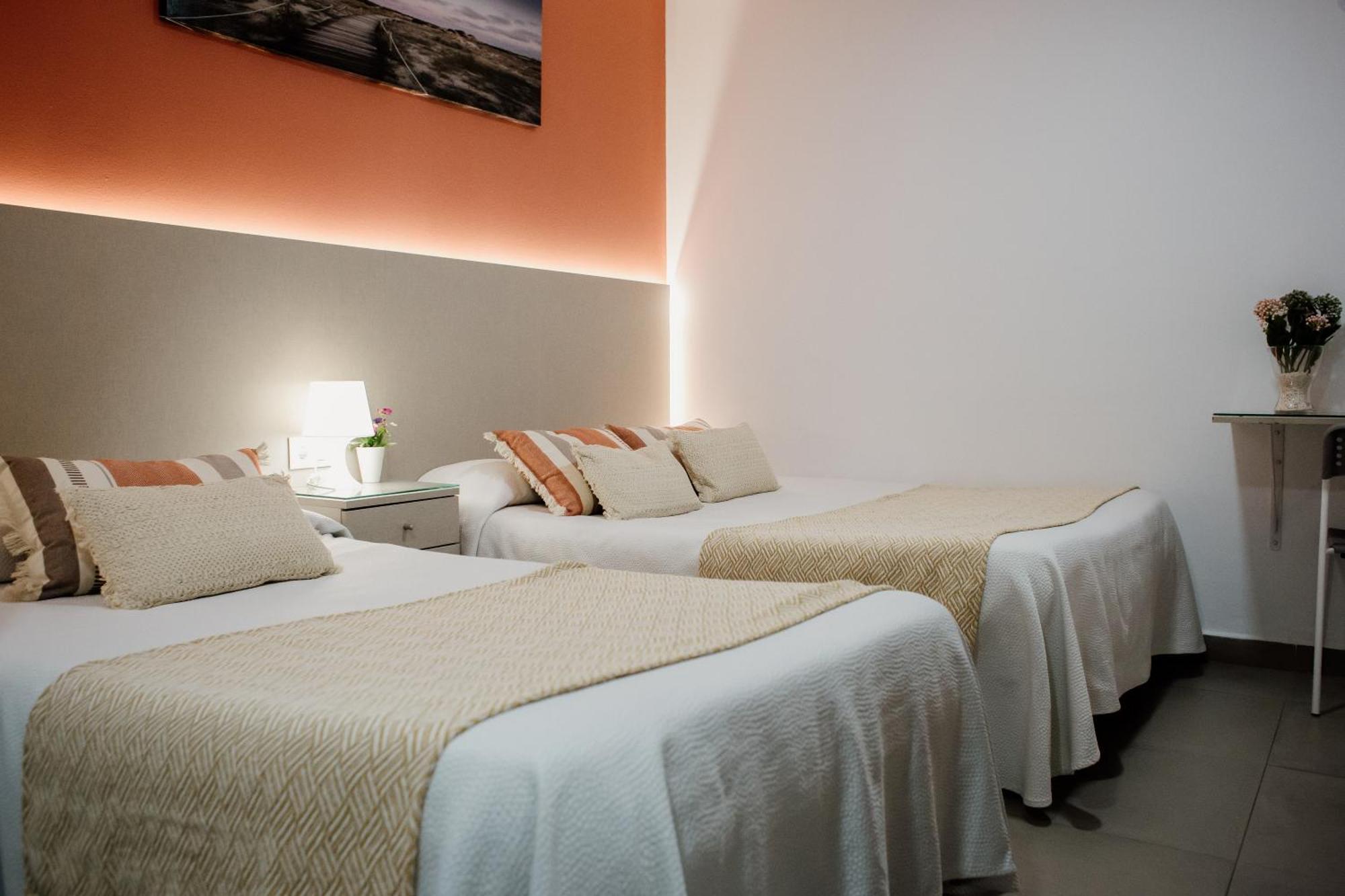 Apartamentos Turisticos Mastil 16 Malaga Exterior photo