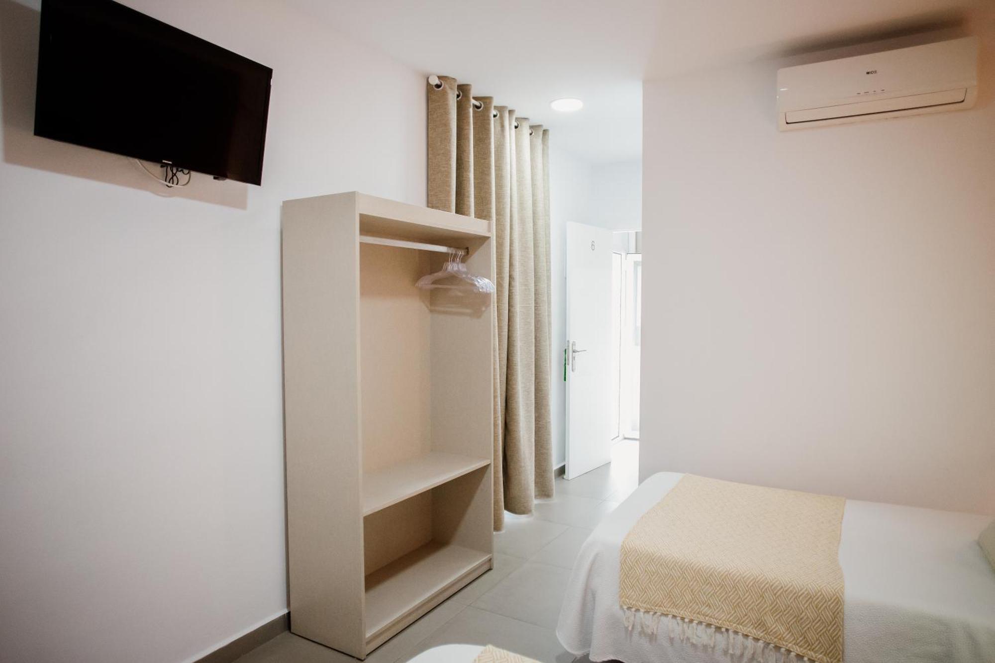Apartamentos Turisticos Mastil 16 Malaga Exterior photo