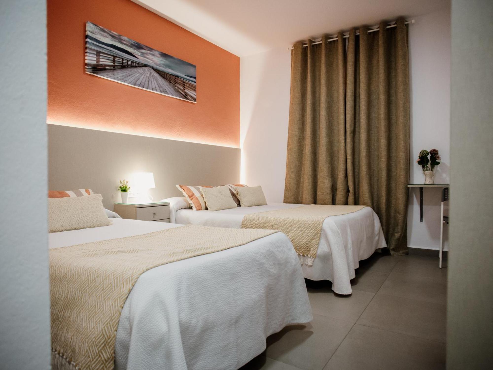 Apartamentos Turisticos Mastil 16 Malaga Exterior photo
