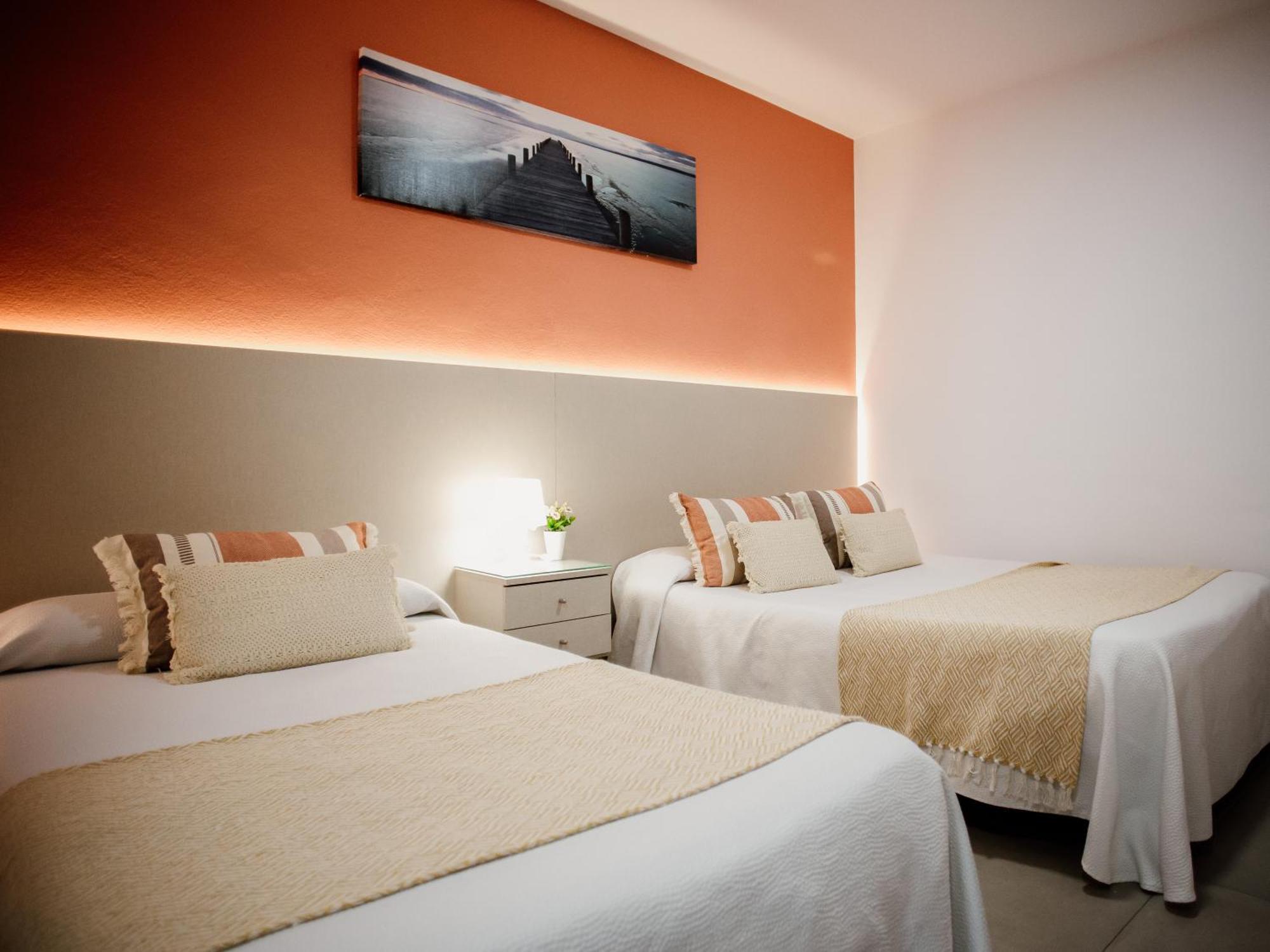 Apartamentos Turisticos Mastil 16 Malaga Exterior photo