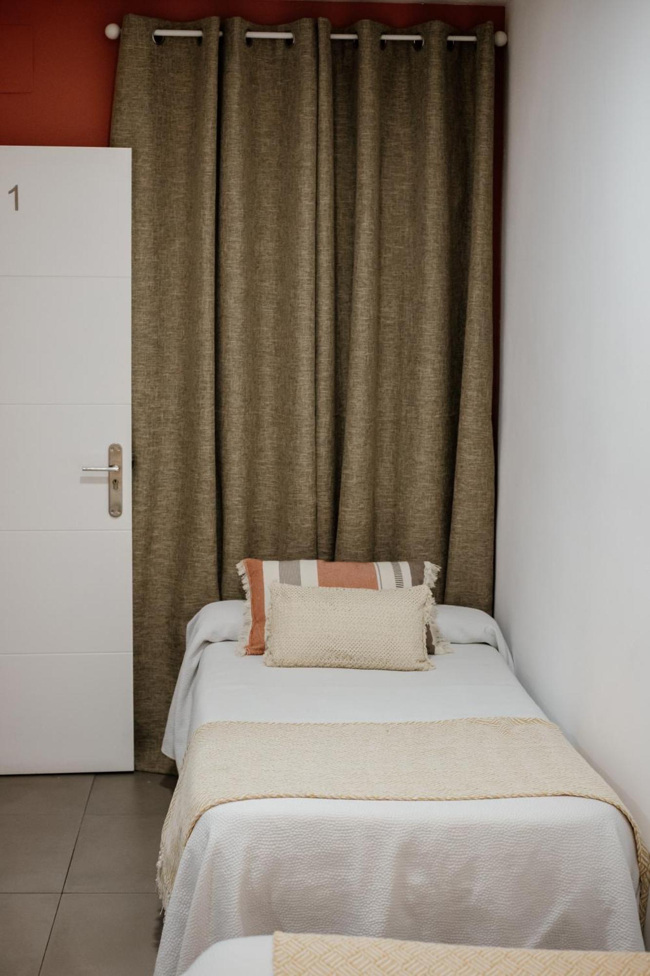 Apartamentos Turisticos Mastil 16 Malaga Exterior photo