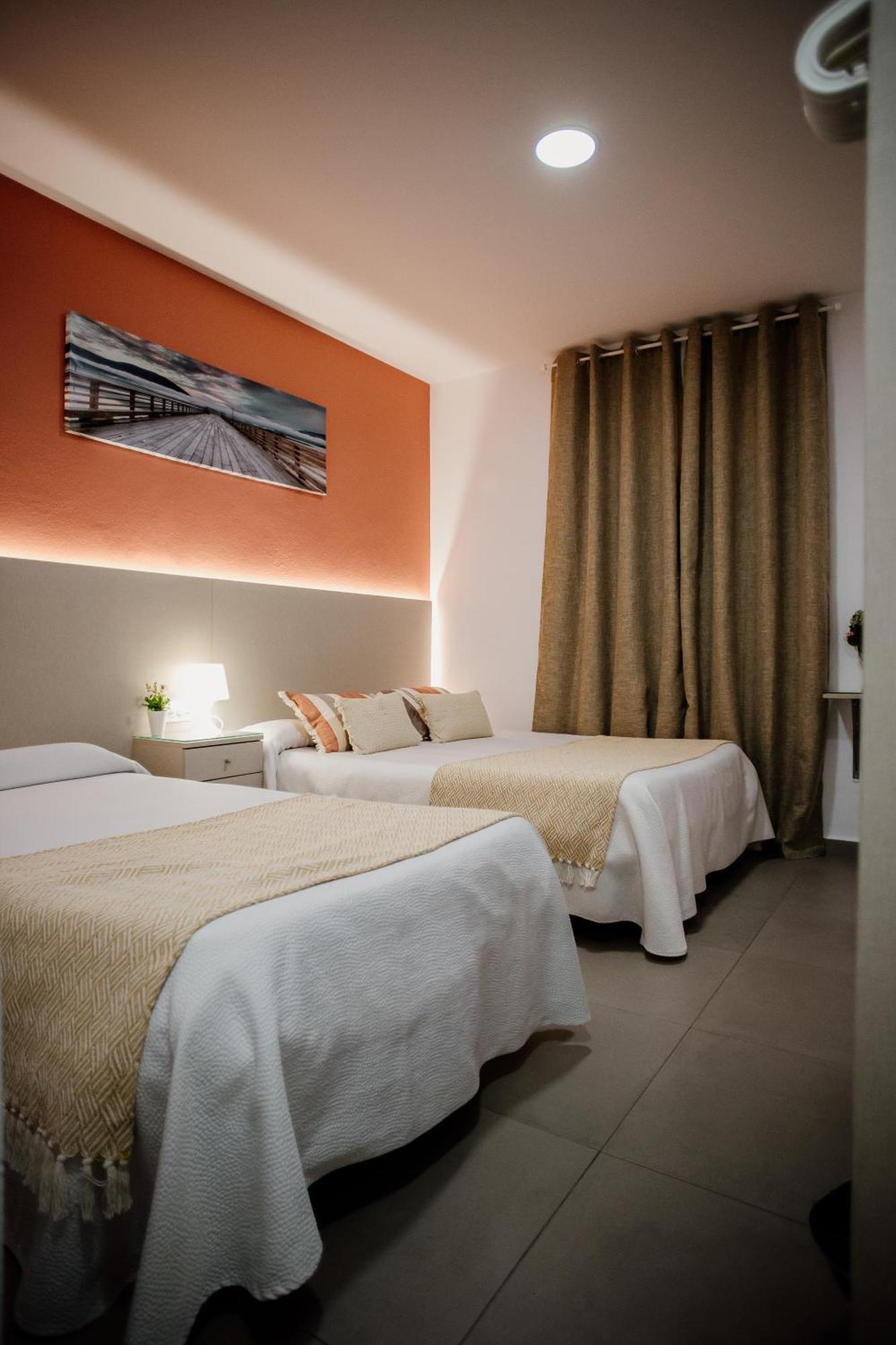 Apartamentos Turisticos Mastil 16 Malaga Exterior photo